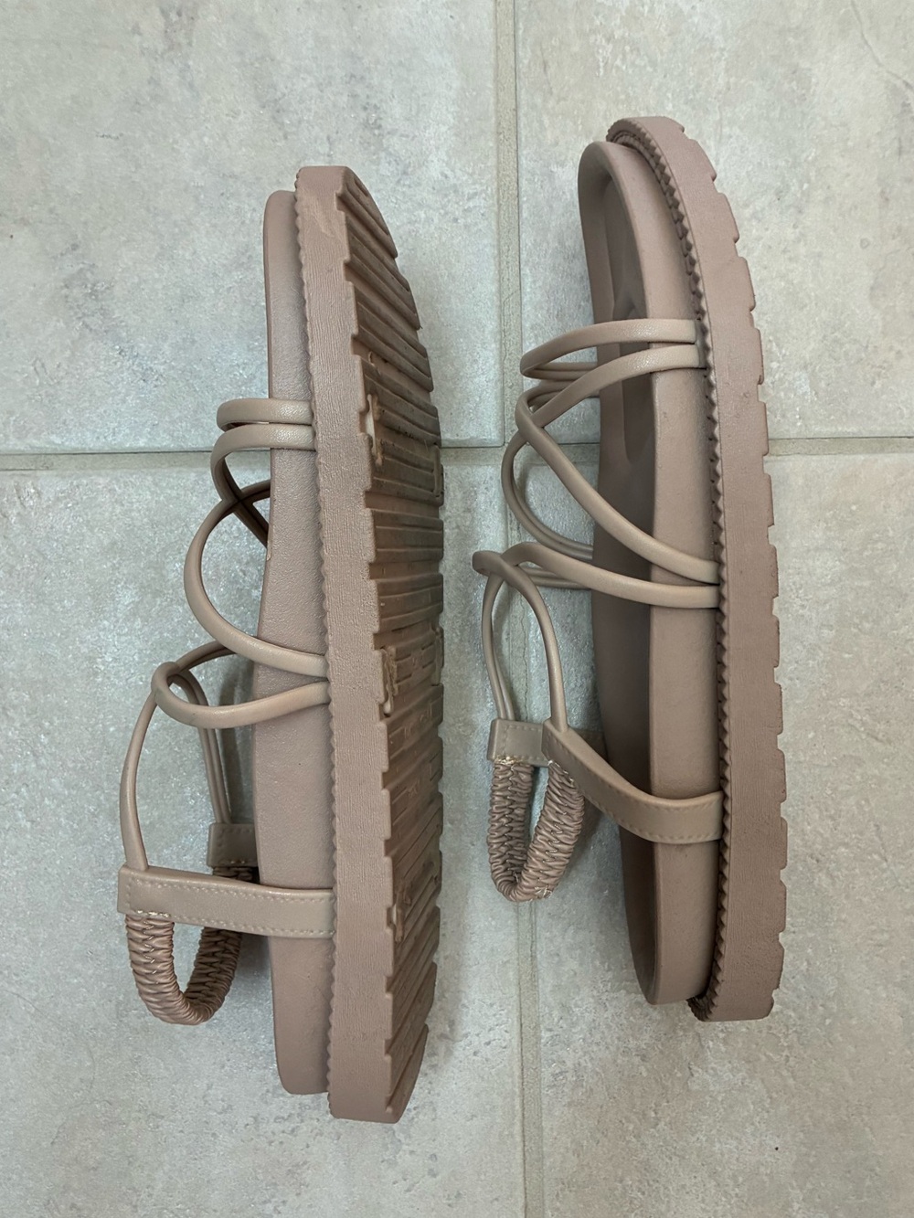 Women’s Tan Strappy Flat Sandals with Elastic Back - Picture 4 of 9